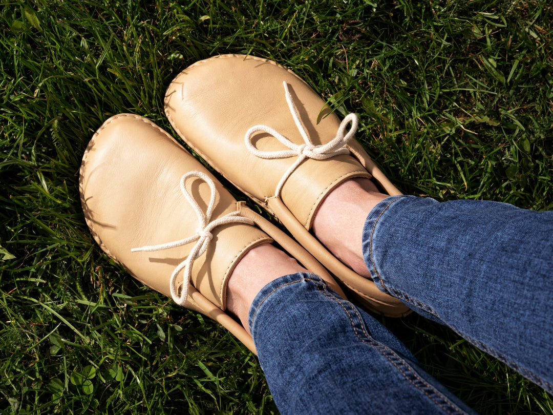 Cordelia Barefoot moccasins - beige